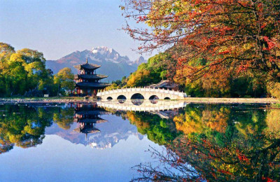 Botanik Reise in Yunnan Heilongtan Park - Park des Schwarzen Drachen in Lijiang